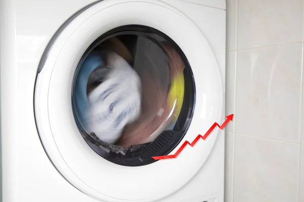 Çamaşır Makinesiyle Elektrik Tasarrufu Kavramı Beyaz Elektrik Şeridi Kırmızı Finansal — Stok fotoğraf