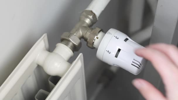 Woman Turns Heating Setting Thermostat Central Heating Radiator Minimum Mode — 图库视频影像