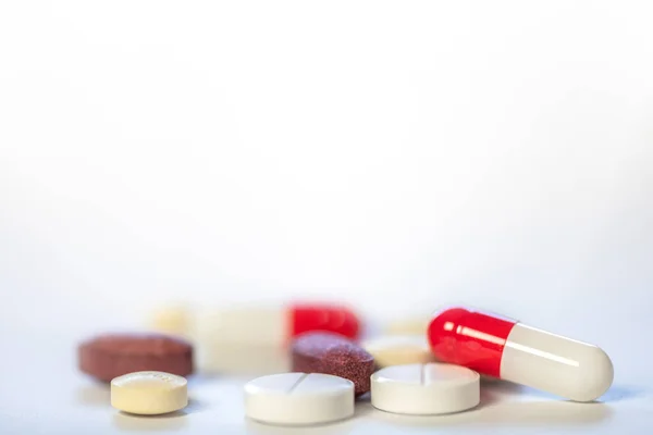 Verschiedene Pharmazeutische Medizin Pillen Tabletten Und Kapseln Pillen Hintergrund Haufen — Stockfoto