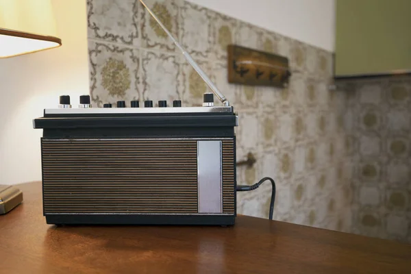 Rádio Vintage Retro Sala Estar Estilo Canal Está Tocando Música — Fotografia de Stock