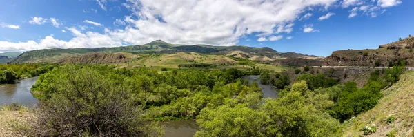 Panorama Doliny Rzeki Mtkvari Regionie Samcskhe Javakheti Południowej Gruzji Bujną — Zdjęcie stockowe