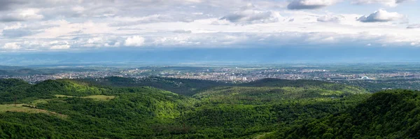 Panorama Miasta Kutaisi Widziana Rezerwatu Przyrody Sataplia Byłym Budynkiem Parlamentu — Zdjęcie stockowe