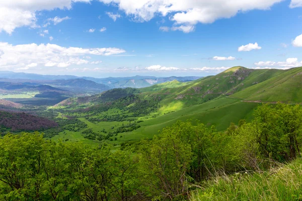 Krajobraz Pasma Górskiego Trialeti Kaukaz Drogi Przełęczy Tskhratskaro Bujne Zielone — Zdjęcie stockowe