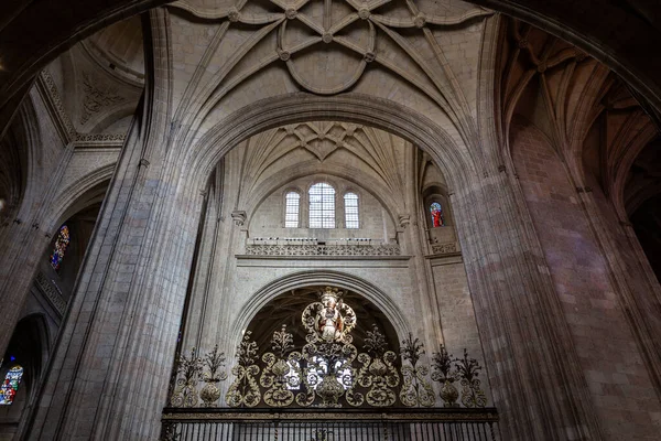 Segovia Spagna Cattedrale Segovia Vista Interna Simmetrica Delle Volte Gotiche — Foto Stock