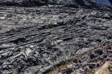 Fagradalsfjall volkanik lav alanındaki erimiş bazalt lav patlamadan sonra İzlanda 'ya yakın çekim görüntüsü oluşturuldu..