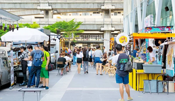 BANGKOK, THAILAND - MAY 26 : Unidentified people walking in market street at Central world in Ratchaprasong on may 26, 2016. Thailand.
