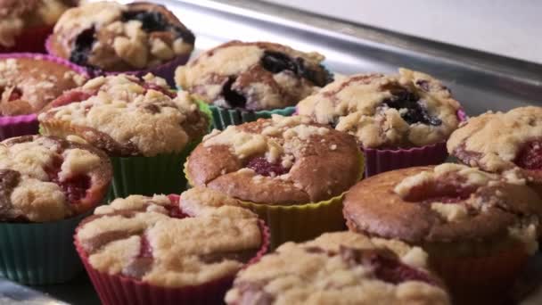 Finom Friss Forró Muffin Muffin Sütemény Csak Sütőből — Stock videók