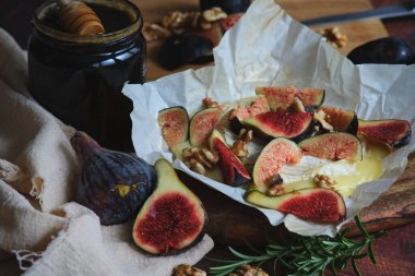 Hala hayat var incir peynirli ve ballı