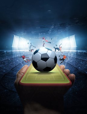 Futbolu herhangi bir yerde deneyin, futbol cep telefonuyla hareket eder..