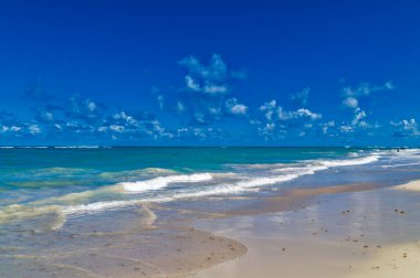 Punta Cana, Dominik Cumhuriyeti 'ndeki Bavaro plajından günlük sahne.