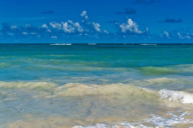 Punta Cana, Dominik Cumhuriyeti 'ndeki Bavaro plajından günlük sahne.