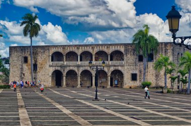 Santo Domingo, Dominik Cumhuriyeti, 15 Kasım 2022: Bugün Santo Domingo, Dominik Cumhuriyeti 'ndeki eski kale müzesi.