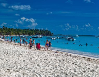 Saona Adası, Dominik Cumhuriyeti, 22 Kasım 2022: Dominik Cumhuriyeti Saona Adası plajından günlük sahne.