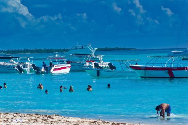 Saona Adası, Dominik Cumhuriyeti, 22 Kasım 2022: Dominik Cumhuriyeti Saona Adası plajından günlük sahne.