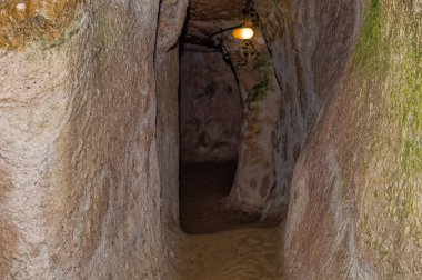 Türkiye 'nin Kapadokya kentindeki yeraltı antik kentinden bir sahne.