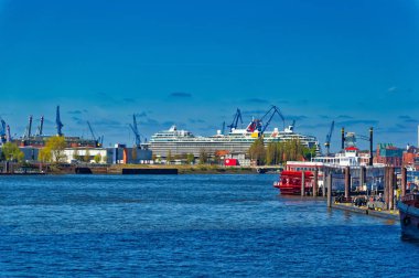 Hamburg, Almanya, 30 Nisan 2023: Limandan Hamburg, Almanya.