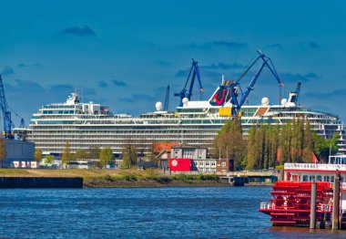 Hamburg, Almanya, 30 Nisan 2023: Limandan Hamburg, Almanya.