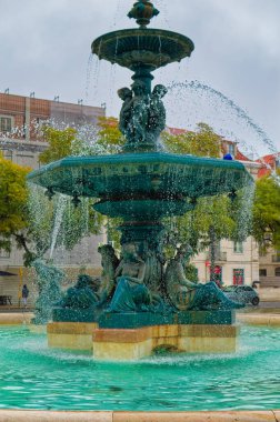 Lizbon, Portekiz, Ocak 03: 2024: Lizbon şehir merkezinde popüler fonte Norte do Rossio çeşmesi.