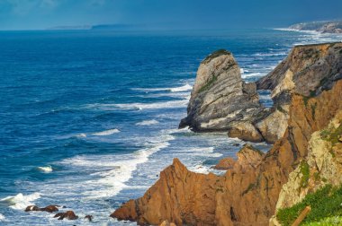 Cabo da Roca, Portekiz 'in batısında, Avrupa kıtasının ve Avrasya topraklarının en batısında yer alan bir pelerin..