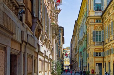 Cenova, İtalya, 28 Nisan 2024: Cenova şehir merkezindeki Via Garibaldi Sarayı.