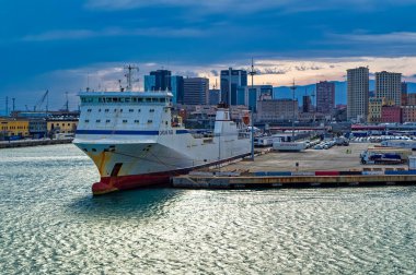 Cenova, İtalya, 29 Nisan 2024: Ceneviz Limanı, İtalya.