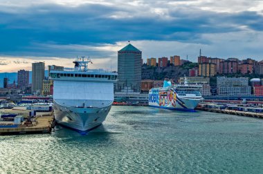 Cenova, İtalya, 29 Nisan 2024: Ceneviz Limanı, İtalya.