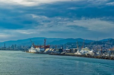 Cenova, İtalya, 29 Nisan 2024: Ceneviz Limanı, İtalya.