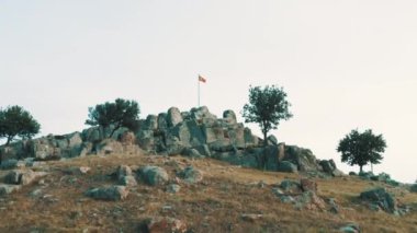 Apollo Smintheus Sığınağı 'nın insansız hava aracı görüntüsü.. 