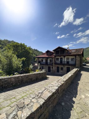 Barcena Belediye Başkanı, Cantabria, İspanya - 7 Ağustos 2023: Barcena Belediye Başkanlığı, Cantabria 'nın en eski kenti, 7 Ağustos 2023 Bartabria Belediye Başkanı, İspanya