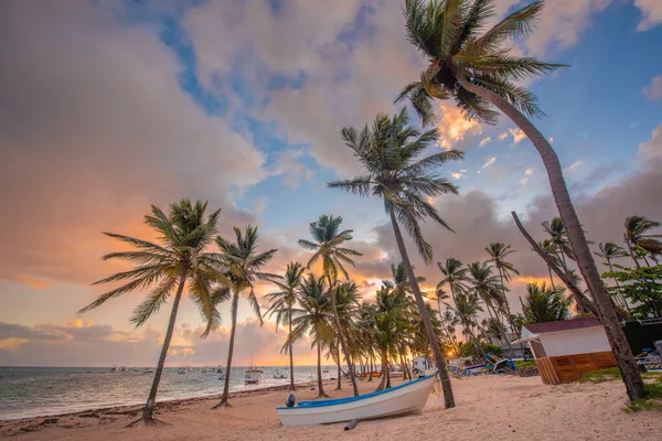 Ηλιοβασίλεμα Στην Παραλία Παραλία Paradise Τροπικός Παράδεισος Λευκή Άμμος Παραλία — Φωτογραφία Αρχείου
