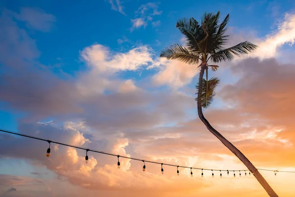 Ηλιοβασίλεμα Στην Παραλία Παραλία Paradise Τροπικός Παράδεισος Λευκή Άμμος Παραλία — Φωτογραφία Αρχείου