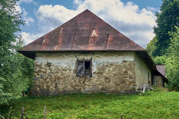 Vieille Maison Fissurée Pierres Argile Maison Abandonnée Dans Village Montagne — Photo