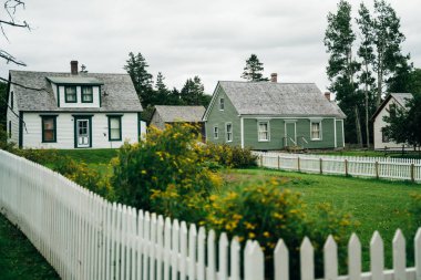 Kanada Nova Scotia 'da yaz mevsiminde Sherbrooke Köyü - Ekim, 2022. Yüksek kalite fotoğraf