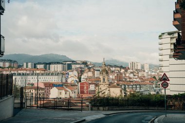 Bilbao, İspanya şehir merkezinin panoramik manzarası. Yüksek kalite fotoğraf