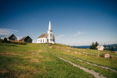 Highland Village Müzesi 'ndeki tarihi kilise. Iona Cape Breton. Büyük Sütyen ve Göl. Yüksek kalite fotoğraf