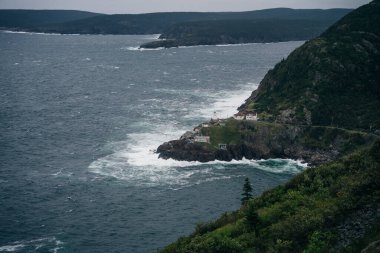 Tarihi Amherst Kalesi ve The Narrows 'daki deniz feneri St. John' s, Newfoundland ve Labrador, Kanada 'ya çıkıyor. Yüksek kalite fotoğraf