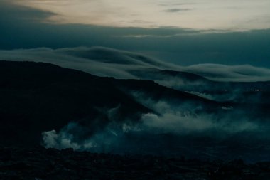 Fagradalsfjall, İzlanda - Haziran 2021: İzlanda, Reykjavik yakınlarında volkan patlaması. Yüksek kalite fotoğraf