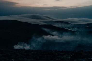 Fagradalsfjall, İzlanda - Haziran 2021: İzlanda, Reykjavik yakınlarında volkan patlaması. Yüksek kalite fotoğraf