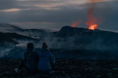 Fagradalsfjall, İzlanda - Haziran 2021: İzlanda, Reykjavik yakınlarında volkan patlaması. Yüksek kalite fotoğraf