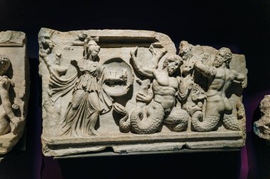 İstanbul, Türkiye - Ekim 2022: İstanbul Arkeoloji Müzelerinde lahit. Yüksek kalite fotoğraf