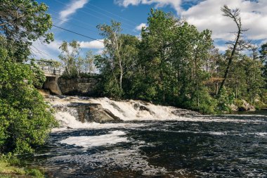 Kanada 'daki Nestor Falls Gölü' nün sakin manzarası 2022. Yüksek kalite fotoğraf