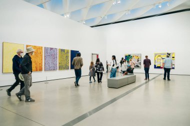 LOS ANGELES, CA - sep 2022: Los Angeles şehir merkezindeki Geniş Müze 'de. Yüksek kalite fotoğraf