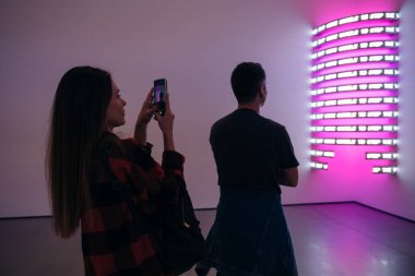 LOS ANGELES, CA - sep 2022: Los Angeles şehir merkezindeki Geniş Müze 'de. Yüksek kalite fotoğraf