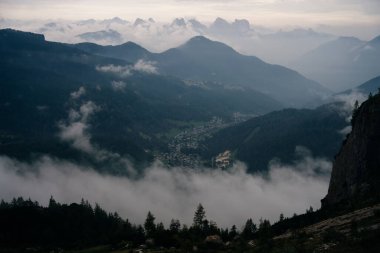  İtalya 'nın Dolomites kentindeki Civetta Dağı manzarası. Yüksek kalite fotoğraf