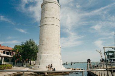 Murano Deniz Feneri Faro dell 'Isola di Murano Venedik Gölü, İtalya - Eylül, 2021. Yüksek kalite fotoğraf