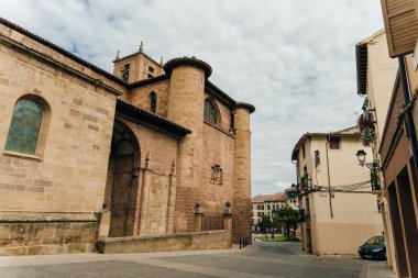 NajERA, LA RIOJA, İSPAN - 2021 Santa Maria la Real manastırı Najera Yüksek kalite fotoğraf