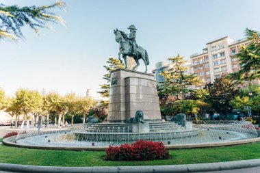 İspanya 'nın Logrono şehrinde General Espartero' nun heykeli. Yüksek kalite fotoğraf