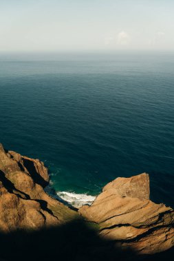 Kalalau Vadisi 'nin ve Kauai' deki Na Pali sahilinin muhteşem manzarası. Yüksek kalite fotoğraf