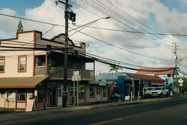 KAUAI, ABD - MAR 2023 Restoranlar ve bir alışveriş alanı. Yüksek kalite fotoğraf