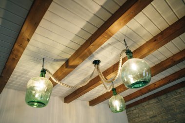 Büyük Şişe Asılı Hücre Işıkları. Yüksek kalite fotoğraf